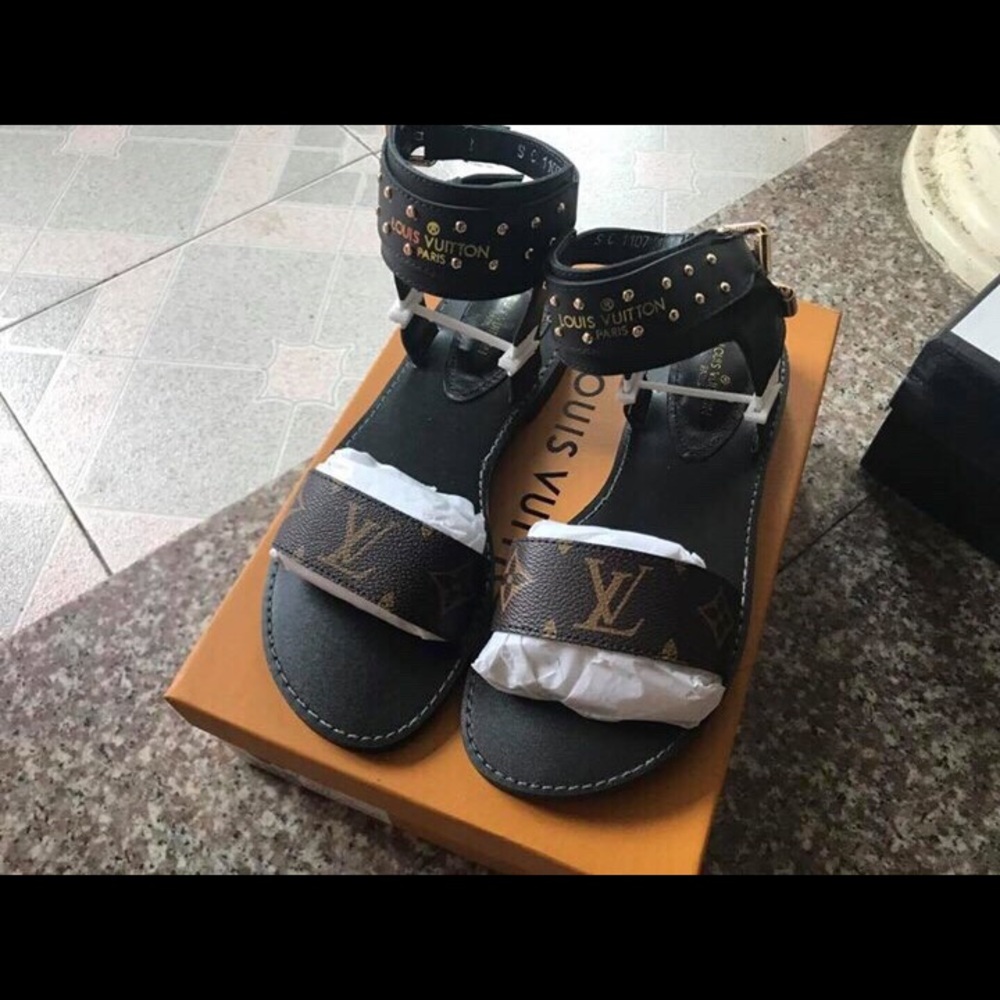 Louis Vuitton Nomad Gladiator Sandals Size 7.5